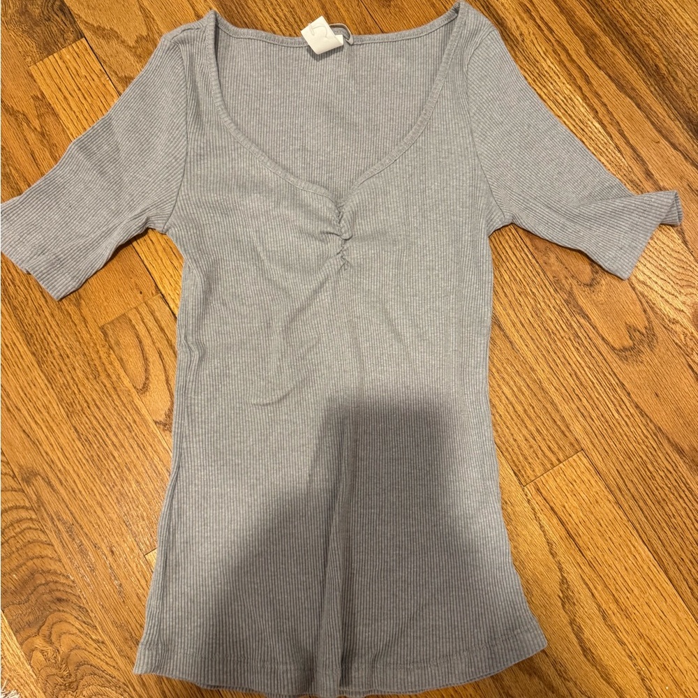 H&M Light Gray Ribbed Top - Picture 1 of 4